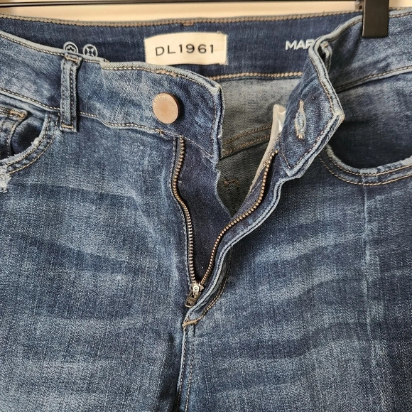 DL1961 | Mara Instasculpt Straight Raw Hem Ankle Jeans in Castlewood - Size 28 - Picture 7 of 14